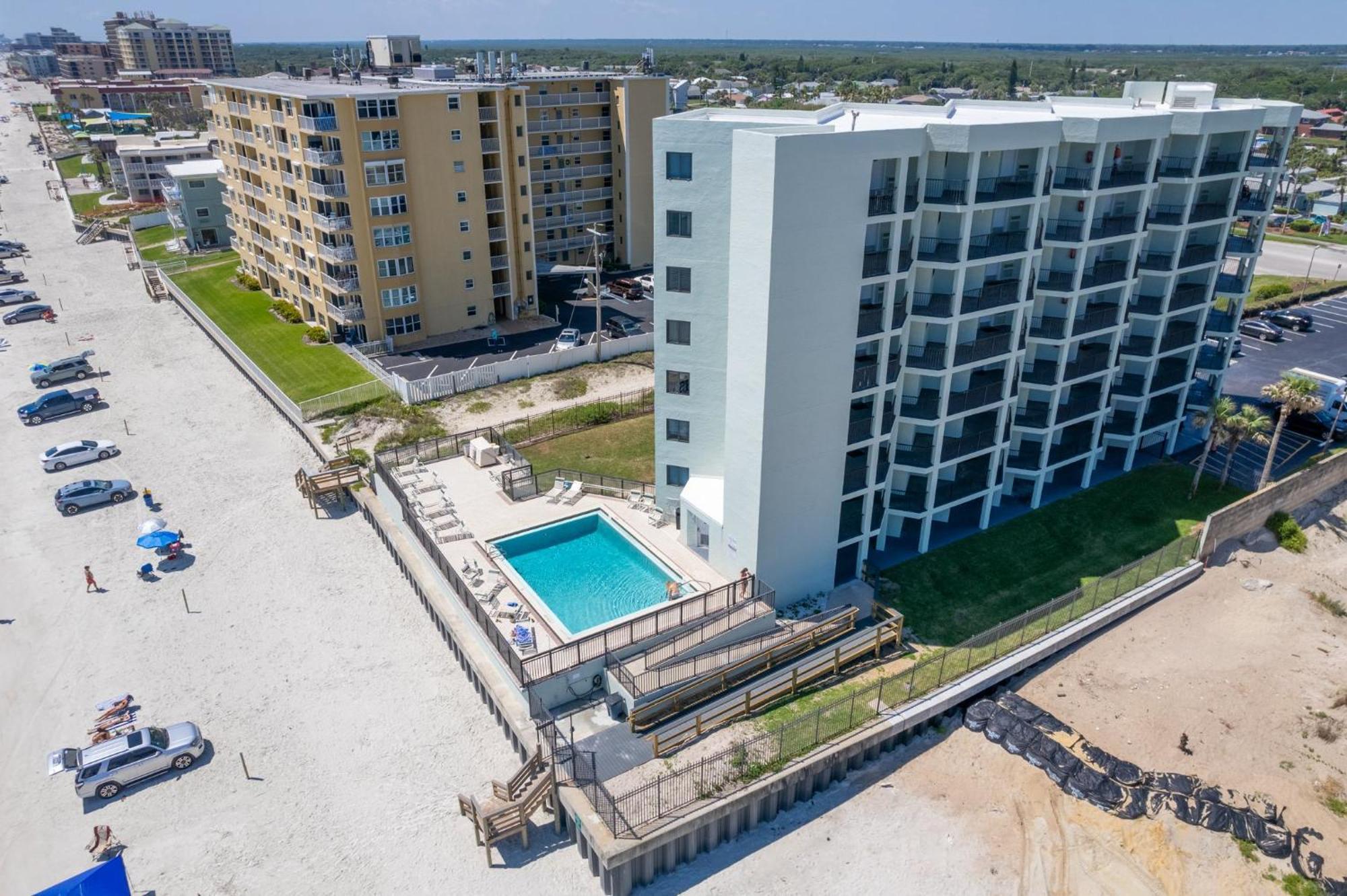 Ocean View With A Beachfront Pool At Ocean Trillium Condo ~ 602 New Smyrna Beach Exterior photo